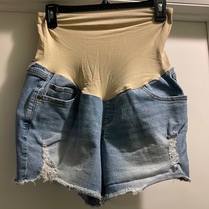 A-glow maternity shorts size 12